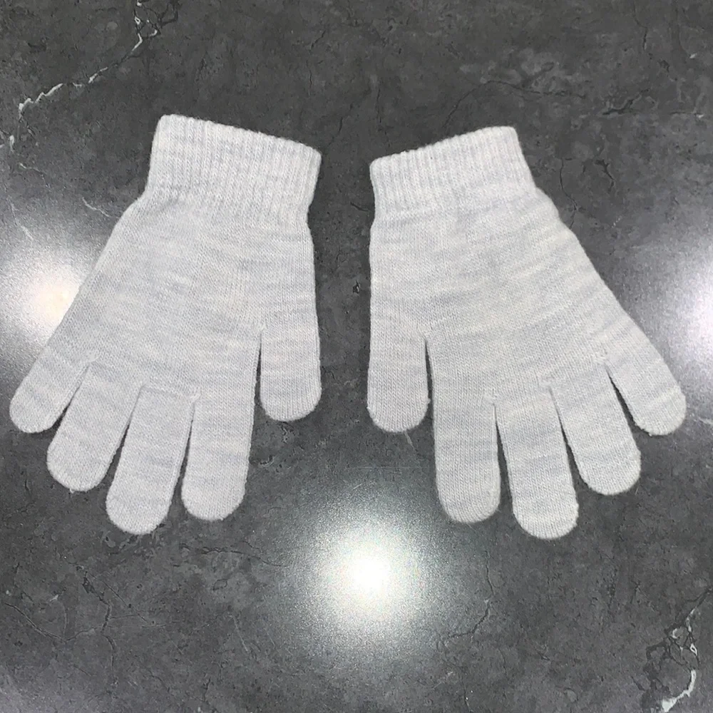 5/$8 or $5 ea Grey Gloves